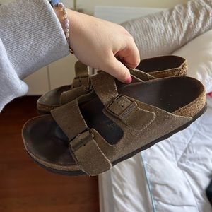 Well-loved classic arizona suede birkenstock sandals